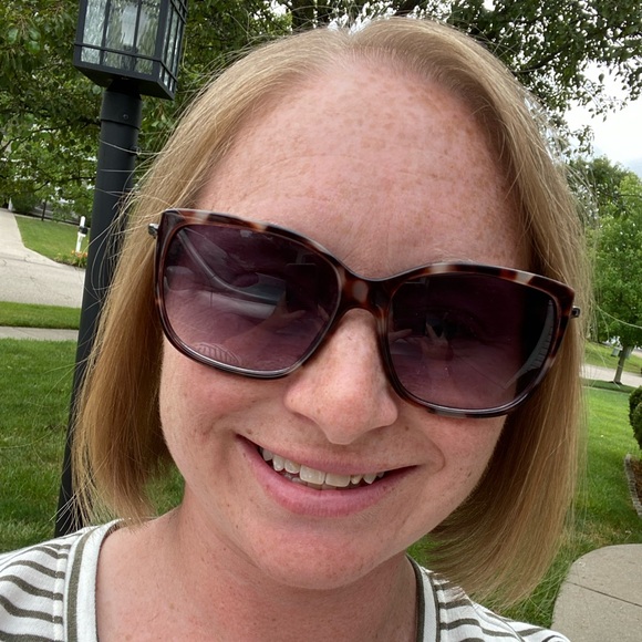 Meet your Posher, Amy - Picture 1 of 1